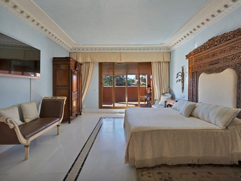 Apartment for Sale in Guadalmina Baja, Malaga 2