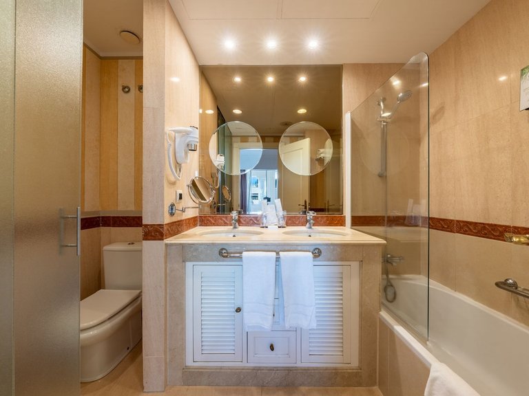 Apartment for Sale in Marbella, Malaga 18