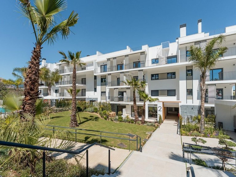 Apartment for Sale in Costa del Sol, Estepona, Malaga 9