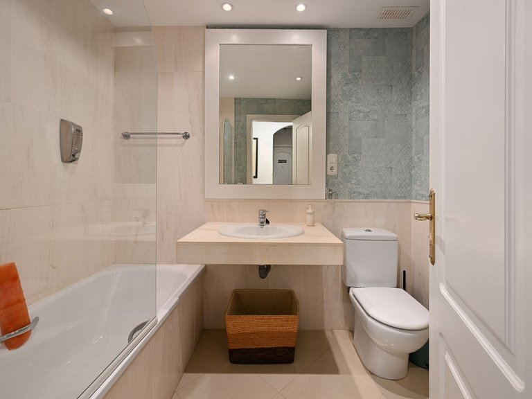 Apartment for Sale in Calahonda, Malaga 12