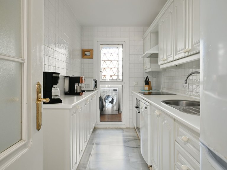 Apartment for Sale in Calahonda, Malaga 9