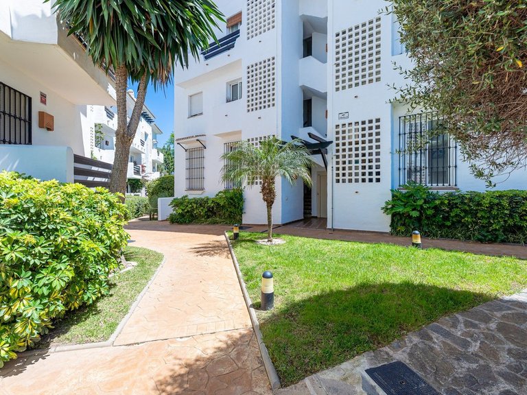 Apartment for Sale in Benalmadena Costa, Malaga 18