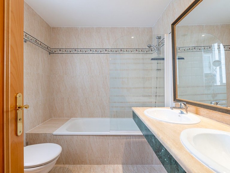 Apartment for Sale in Benalmadena Costa, Malaga 21