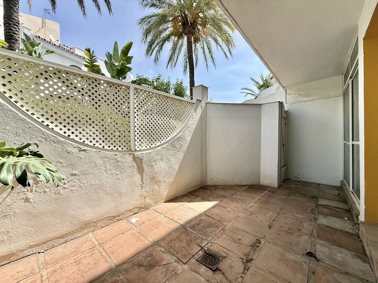 Villa for Sale in Nueva Andalucía, Malaga 12