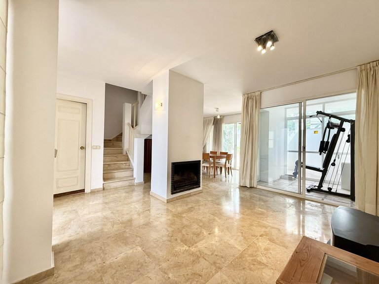 Villa for Sale in Nueva Andalucía, Malaga 2