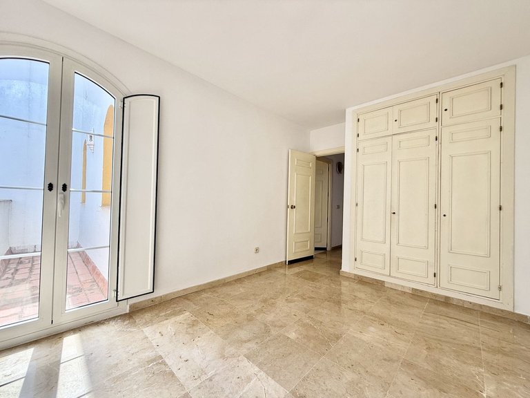 Villa for Sale in Nueva Andalucía, Malaga 22