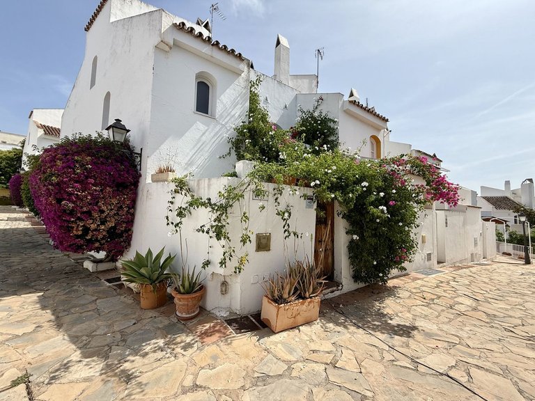 Villa for Sale in Nueva Andalucía, Malaga 6