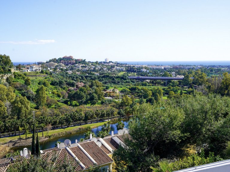 Apartment for Sale in La Quinta, Malaga 25