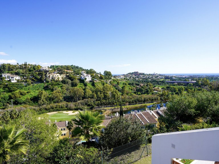 Apartment for Sale in La Quinta, Malaga 26