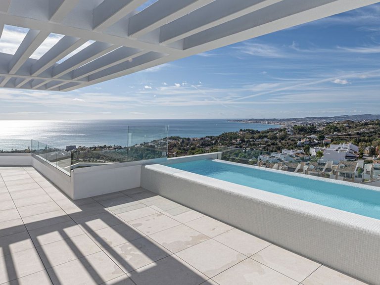 Villa for Sale in Benalmadena, Malaga 1
