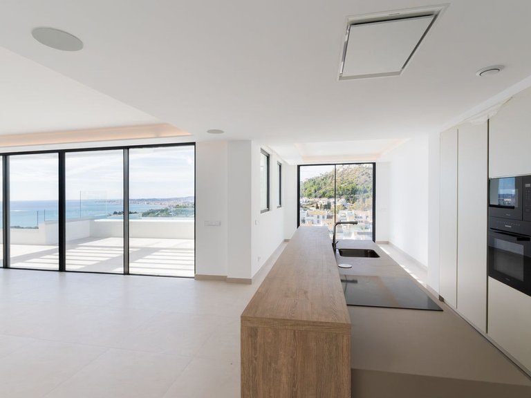 Villa for Sale in Benalmadena, Malaga 11