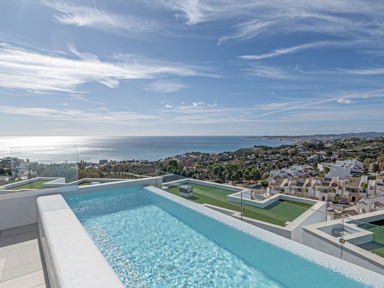Villa for Sale in Benalmadena, Malaga 2