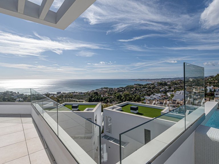 Villa for Sale in Benalmadena, Malaga 3