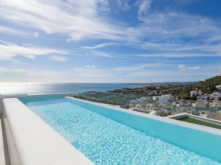 Villa for Sale in Benalmadena, Malaga 5