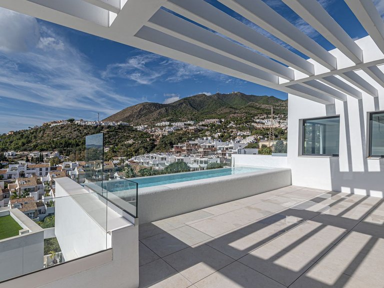 Villa for Sale in Benalmadena, Malaga 6