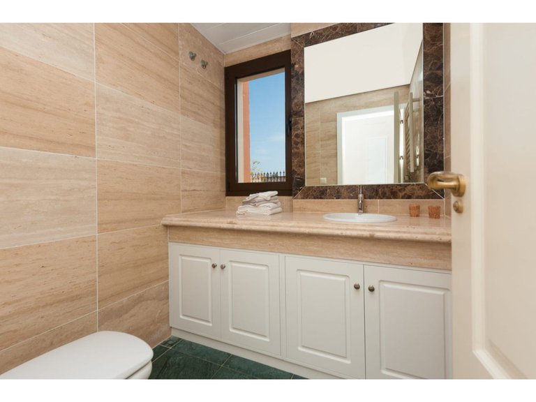 Villa for Sale in Estepona, Malaga 10