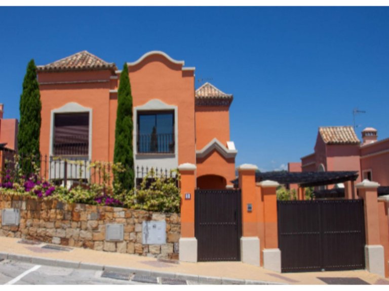 Villa for Sale in Estepona, Malaga 13