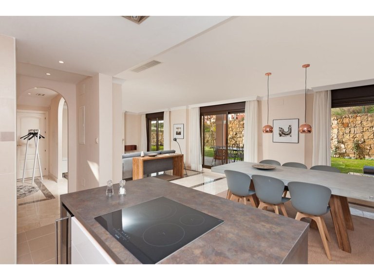 Villa for Sale in Estepona, Malaga 5