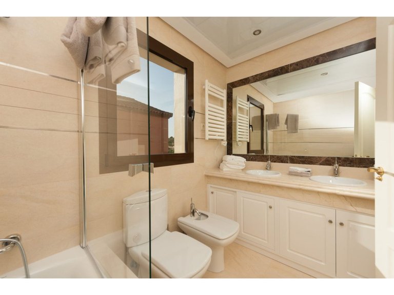 Villa for Sale in Estepona, Malaga 8