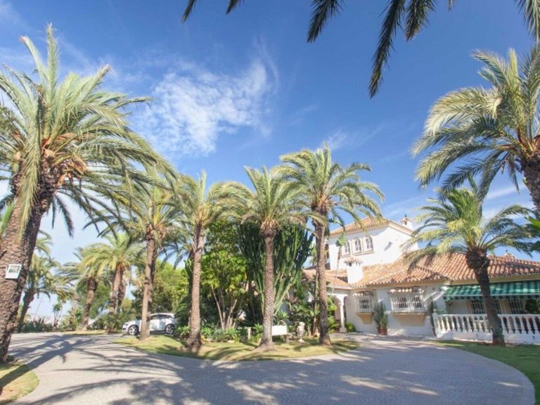 Villa for Sale in Cerros Del Aguila, Malaga 25