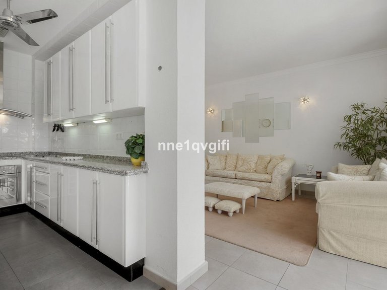 Apartment for Sale in Nagüeles, Malaga 5