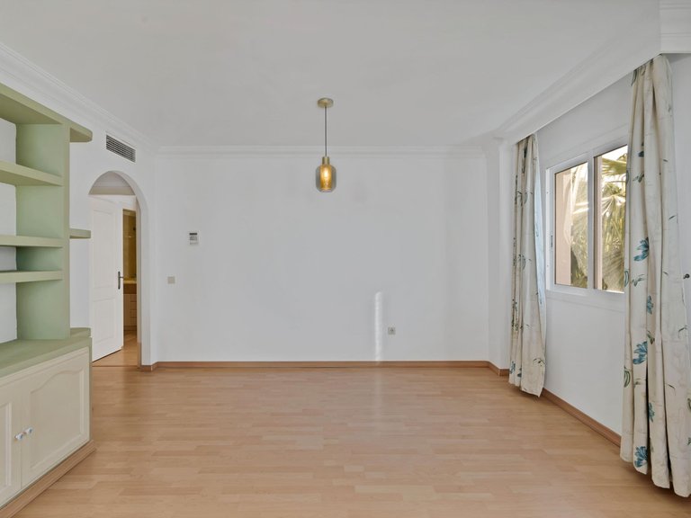 Apartment for Sale in Marbella, Malaga 15