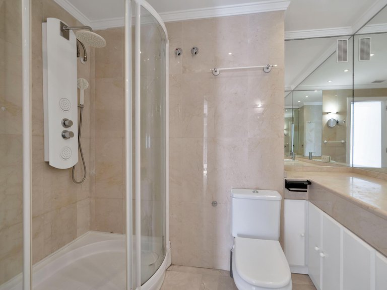 Apartment for Sale in Marbella, Malaga 25