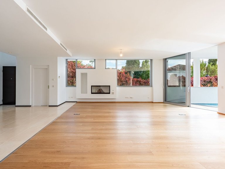 Villa for Sale in The Golden Mile, Malaga 12