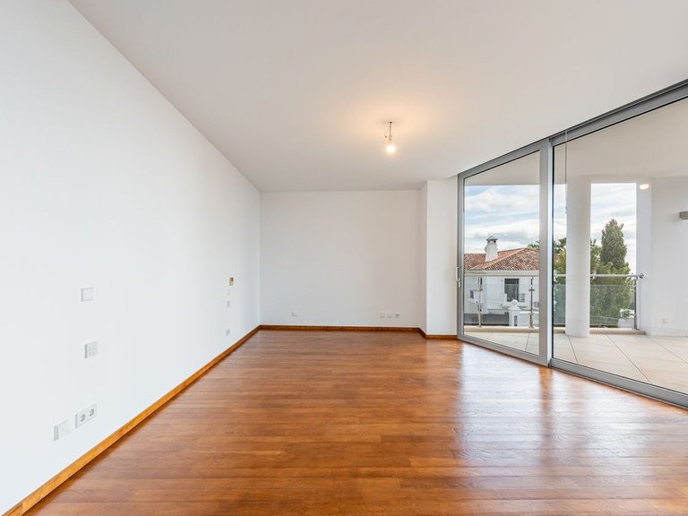 Villa for Sale in The Golden Mile, Malaga 16