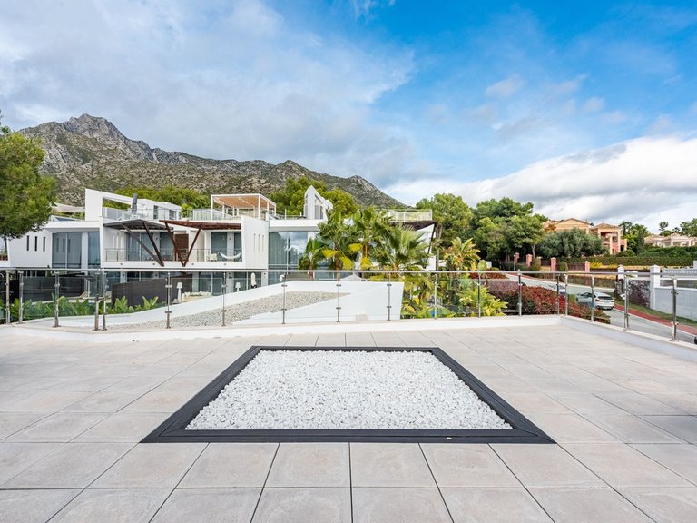 Villa for Sale in The Golden Mile, Malaga 28