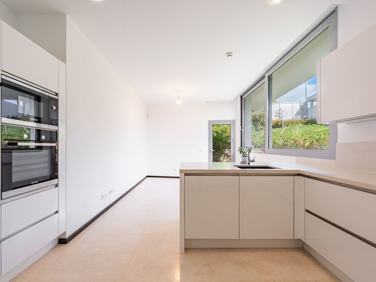 Villa for Sale in The Golden Mile, Malaga 34