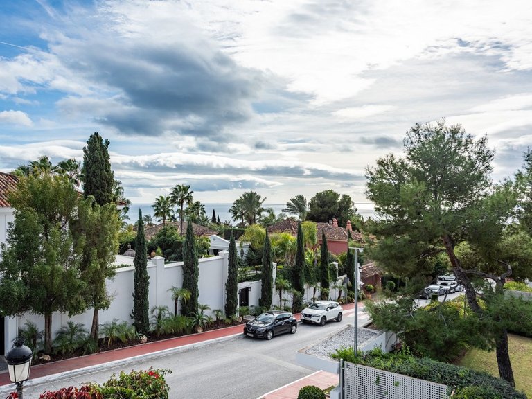 Villa for Sale in The Golden Mile, Malaga 39