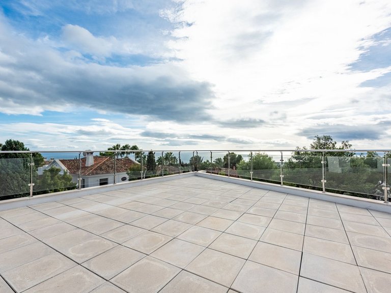 Villa for Sale in The Golden Mile, Malaga 40