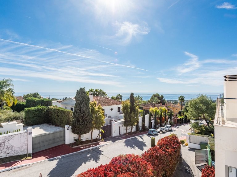 Villa for Sale in The Golden Mile, Malaga 7