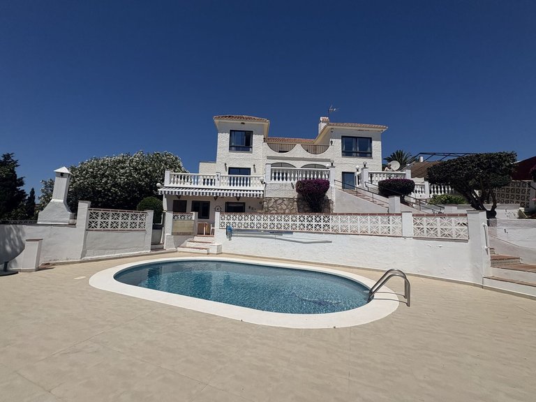 Villa for Sale in Mijas Costa, Malaga 29