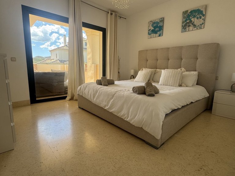 Apartment for Sale in Benahavís, Malaga 10