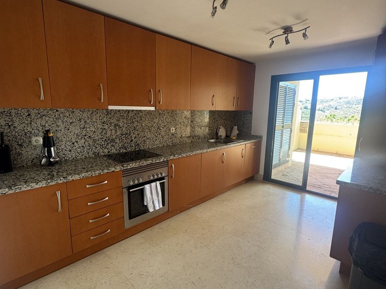 Apartment for Sale in Benahavís, Malaga 11