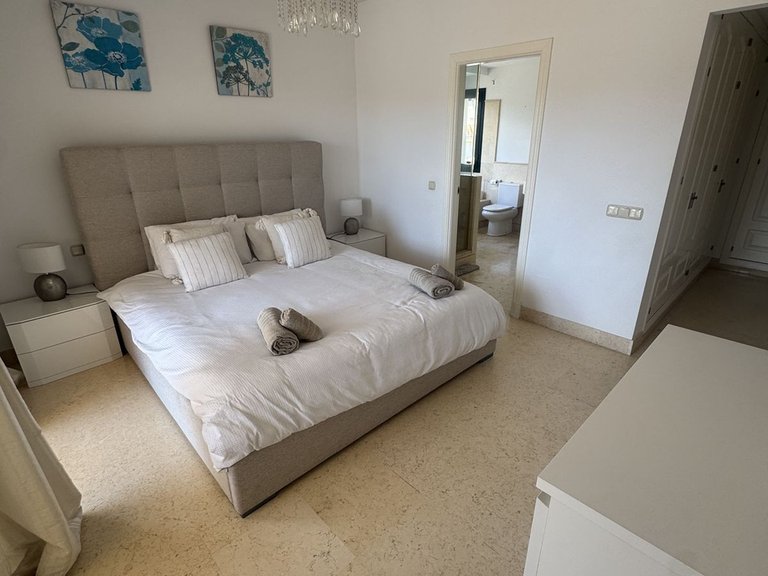 Apartment for Sale in Benahavís, Malaga 14