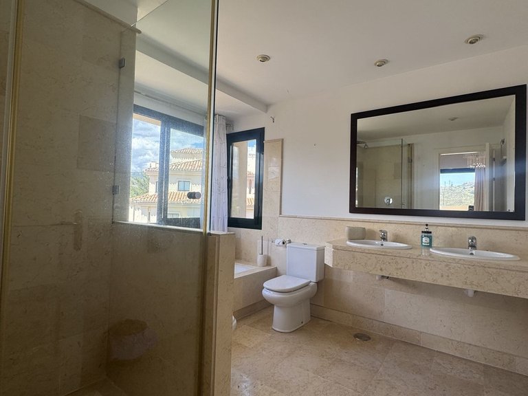 Apartment for Sale in Benahavís, Malaga 16