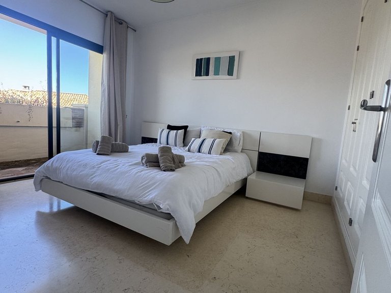 Apartment for Sale in Benahavís, Malaga 20