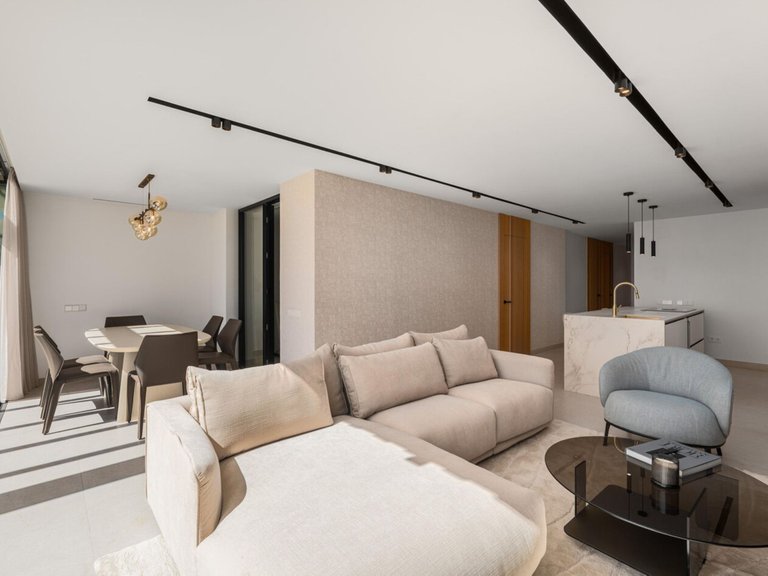 Apartment for Sale in Nueva Andalucía, Malaga 4