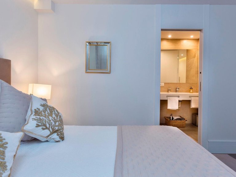 Apartment for Sale in The Golden Mile, Malaga 10