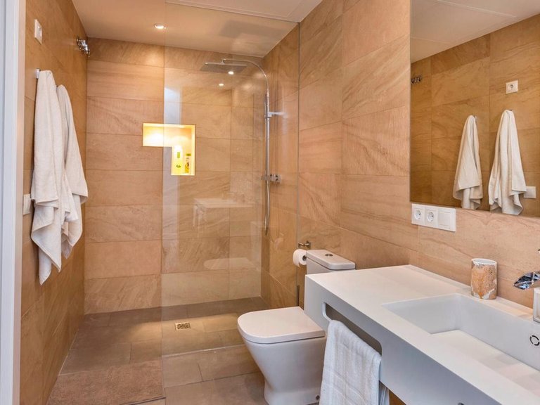 Apartment for Sale in The Golden Mile, Malaga 11