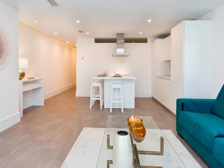 Apartment for Sale in The Golden Mile, Malaga 15