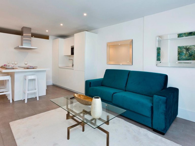 Apartment for Sale in The Golden Mile, Malaga 16