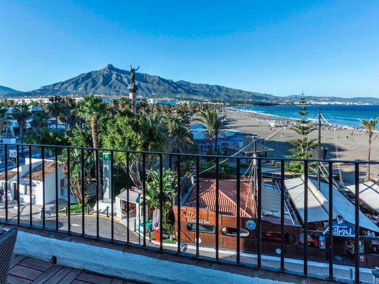 Apartment for Sale in The Golden Mile, Malaga 3
