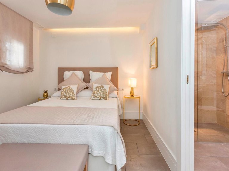Apartment for Sale in The Golden Mile, Malaga 9