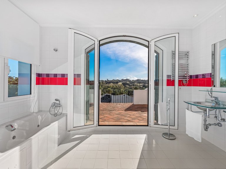 Villa for Sale in Sotogrande, Cadiz 25