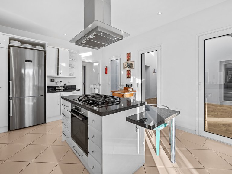 Villa for Sale in Sotogrande, Cadiz 32