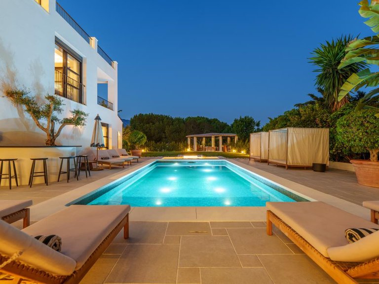 Villa for Sale in Nueva Andalucía, Malaga 44